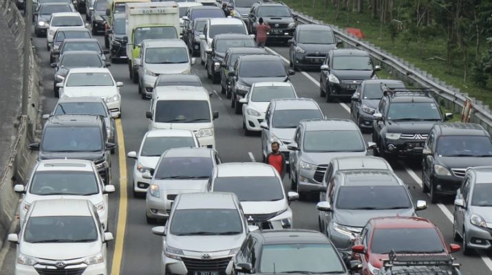 42 Ribu Kendaraan Keluar Masuk Jalur Puncak Bogor