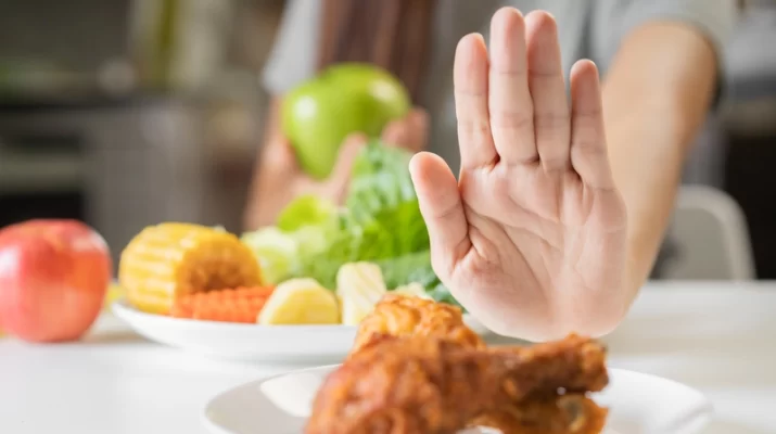 makanan yang harus di hindari penderita maag