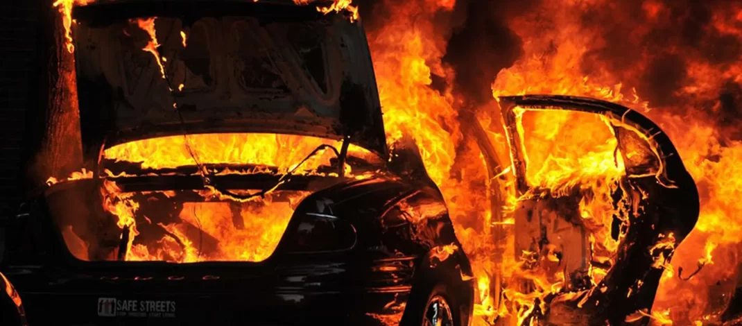 Honda HR-V Terbakar di Tol Jagorawi, Lalu Lintas Arah Bogor Sempat Macet