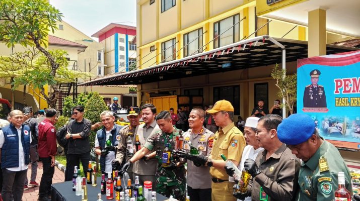 Ribuan Miras Di Musnahkan