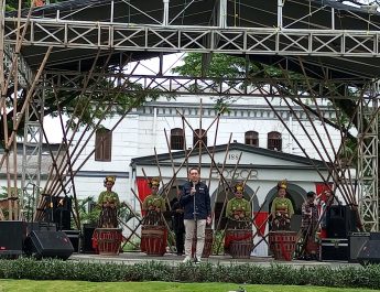 Menteri Kunjungi Rekkam Art Festival
