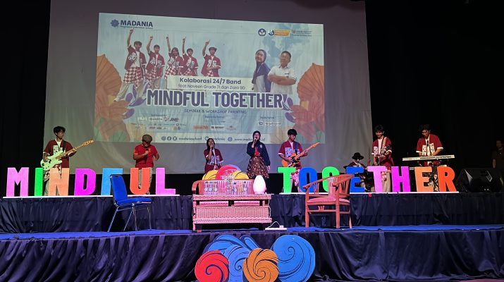 Sekolah Madania Adalah mindful toghether