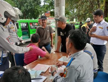Tindak Langsung Kendaraan Angkot yang Lewat Batas Usia