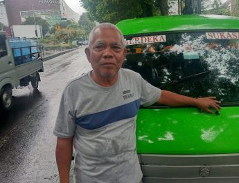 Pak Syahrul, Supir Angkot