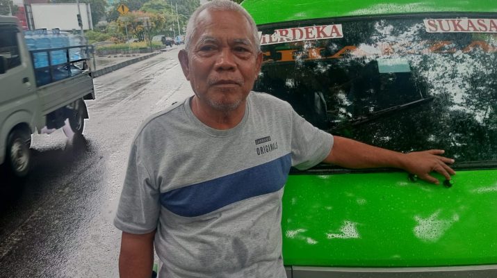 Pak Syahrul, Supir Angkot