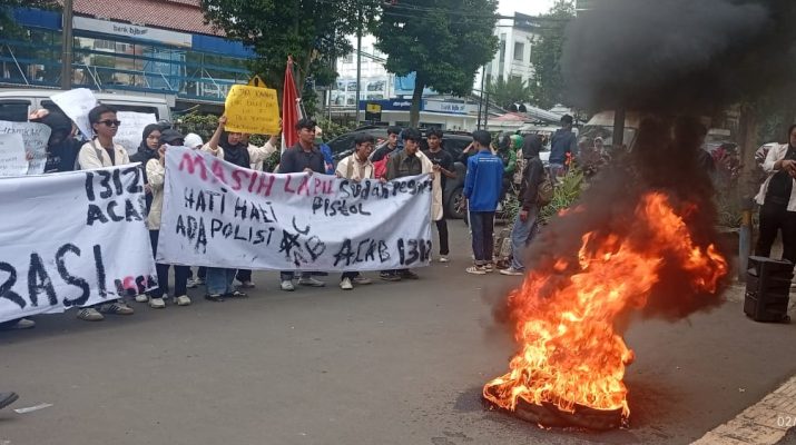 Demo Mahasiswa di Depan Polresta Bogor Kota