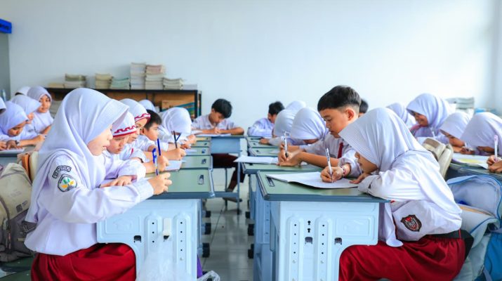 Revitalisasi SDN Cimahpar 5 Bogor