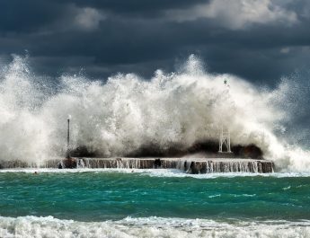 ilustrasi tsunami