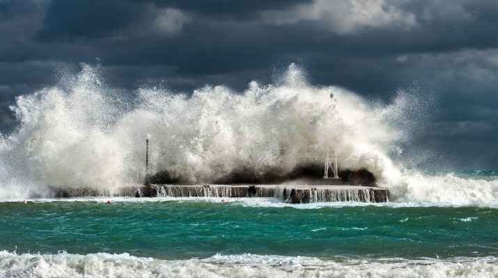 ilustrasi tsunami