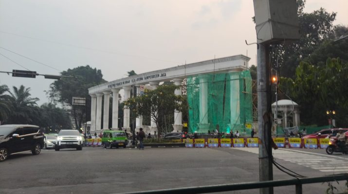 Lawang Salapan Bogor Diperbaiki dan Dicat Ulang