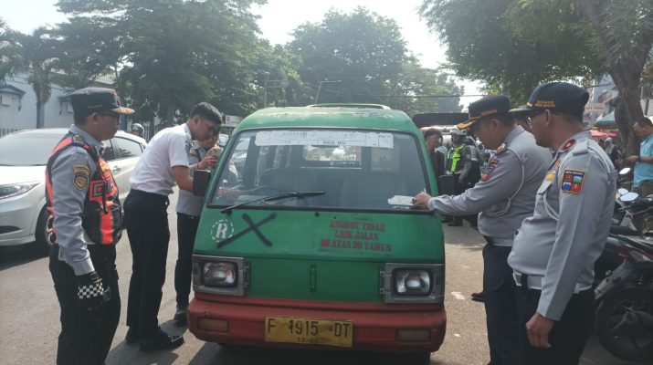 16 Angkot Uzur di Bogor Kena Tilang Dishub, Ditandai Cap Khusus