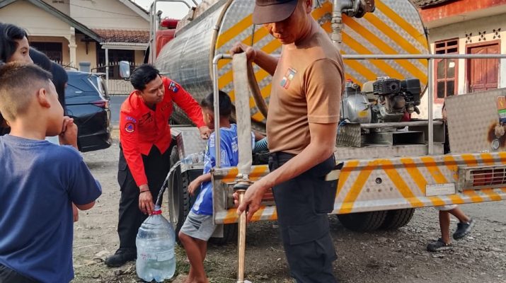 Distribusi Air ke daerah kekeringan di Bubulak Kota Bogor
