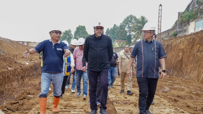 Dadang Iskandar Danubrata Dampingi Wakil Ketua DPRD Jabar Tinjau Pembangunan Jalan Batutulis