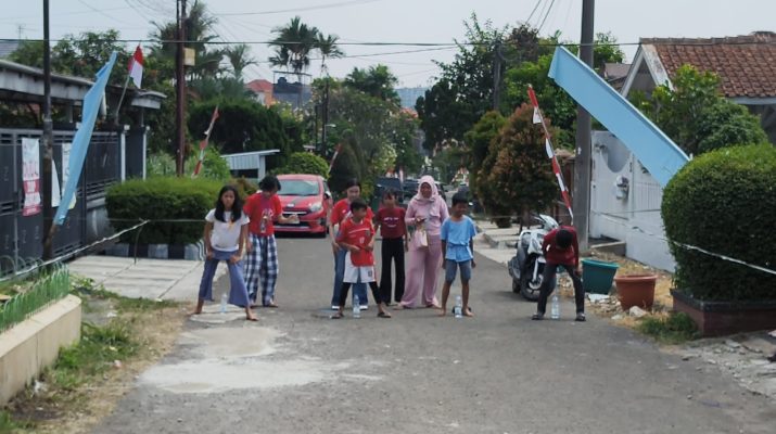 Warga Sukasari Gabungkan Dua RT Rayakan HUT RI