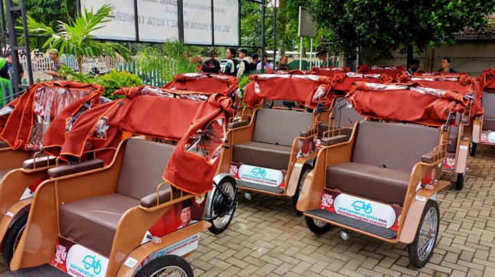 Ultah ke-75 Prabowo, 130 Tukang Becak di Bogor Terima Becak Listrik